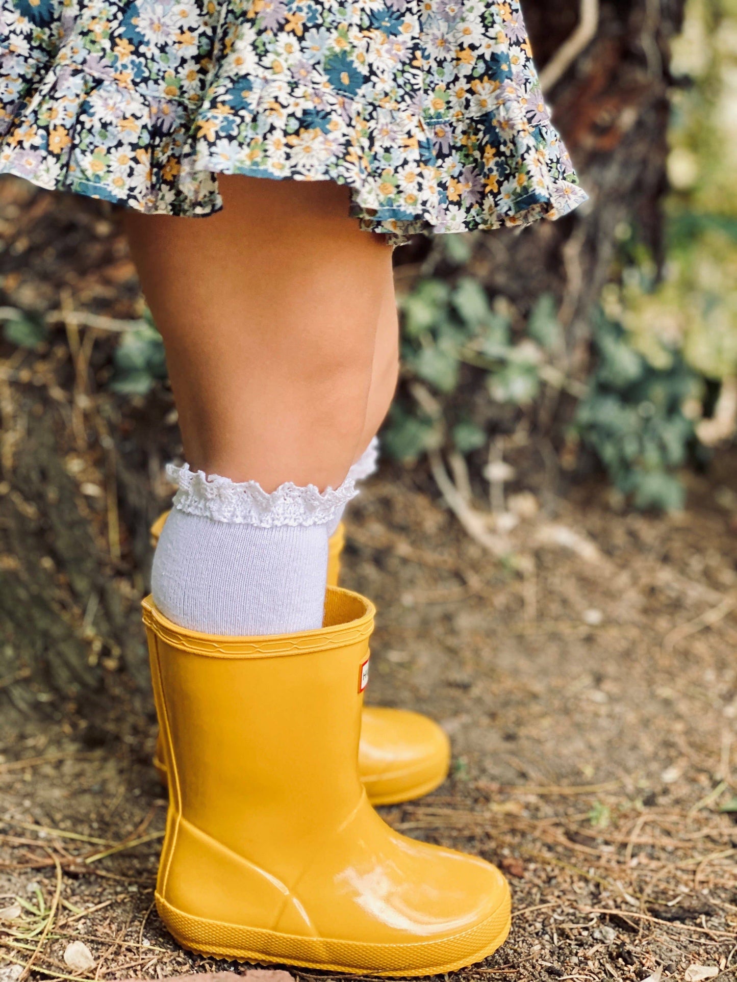 Lace Top Knee High Socks (White)